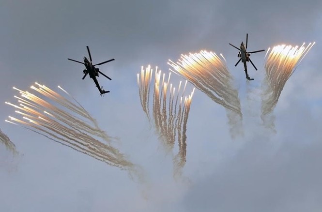 Tận thấy Không quân Nga phô diễn sức mạnh ở Crimea - ảnh 4