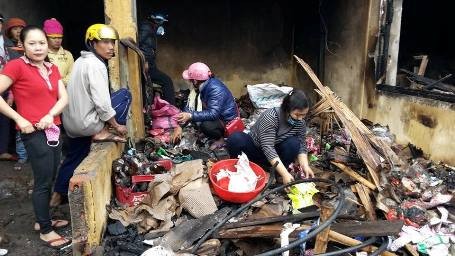 Cận cảnh vụ cháy chợ lớn nhất Quảng Bình - ảnh 10