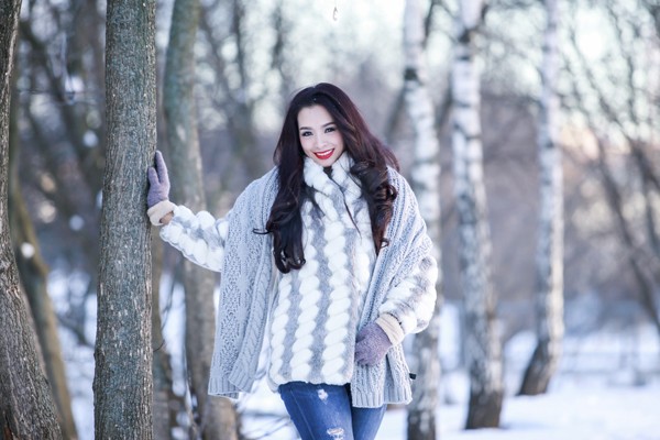 Thúy Hằng chụp hình giữa trời tuyết âm 17 độ - ảnh 2