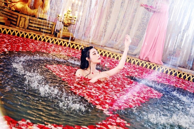 Những tạo hình cổ trang gợi cảm của Phạm Băng Băng - ảnh 9