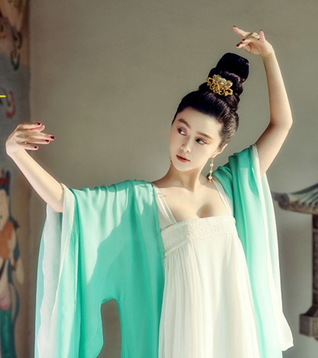 Những tạo hình cổ trang gợi cảm của Phạm Băng Băng - ảnh 5