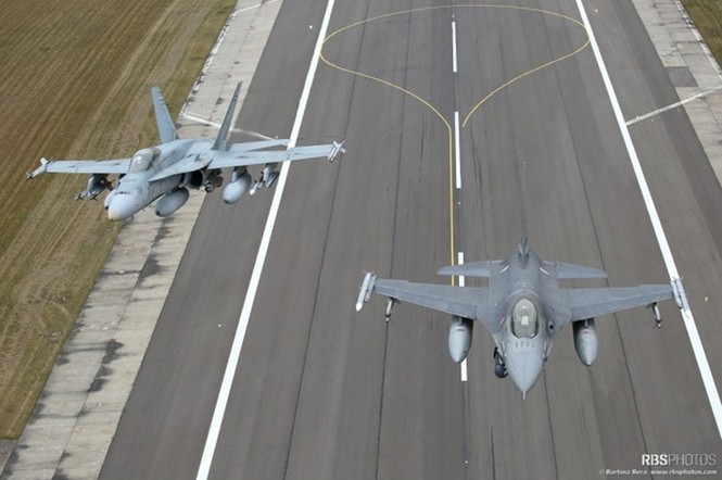 Nhìn gần máy bay chiến đấu NATO tuần tiễu khu vực Baltic - ảnh 6
