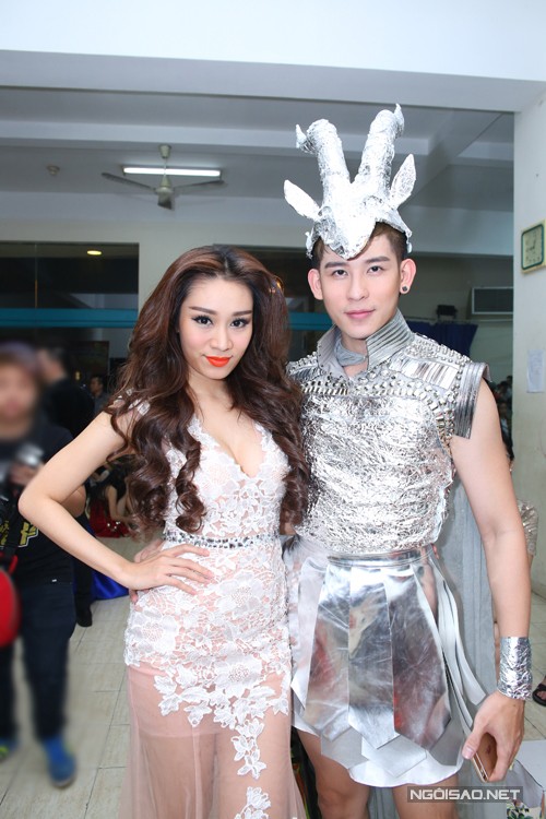 Hồ Ngọc Hà mặc sexy nhảy cuồng nhiệt - ảnh 10