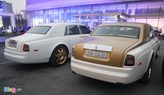 Bộ đôi Rolls-Royce Phantom mạ vàng của đại gia Thái Nguyên - ảnh 2