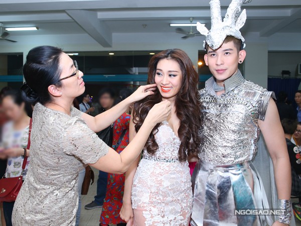 Hồ Ngọc Hà mặc sexy nhảy cuồng nhiệt - ảnh 9