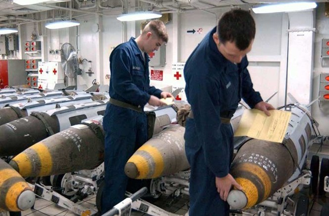 Tận mục qui trình lắp ráp ổ ạt bom thông minh JDAM Mỹ - ảnh 9