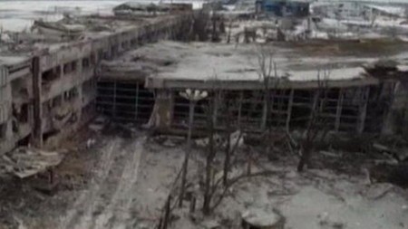 Sân bay Donetsk bị đánh sập, hơn 200 người thiệt mạng - ảnh 1