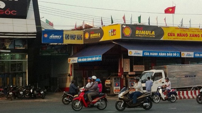 Hãi hùng ô tô 'điên' đâm hàng loạt xe máy tại trạm xăng - ảnh 3