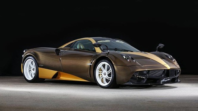 Siêu xe Pagani Huayra vàng nâu cực đẹp của đại gia Nhật Bản - ảnh 1