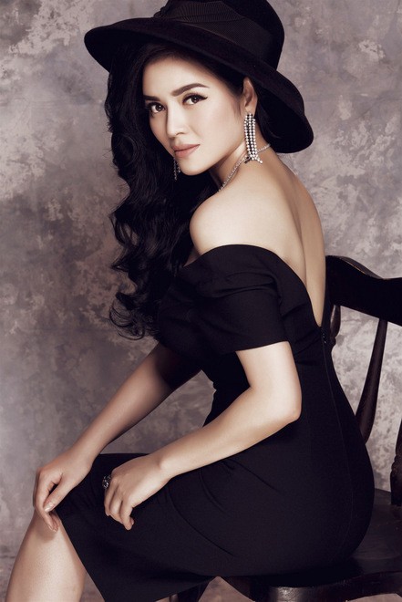 Lý Nhã Kỳ khoe vai trần - ảnh 4