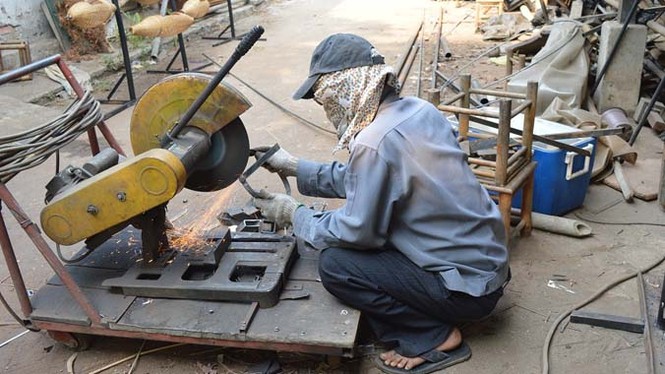 TPHCM tất bật tạo hình đường hoa tết Ất Mùi 2015 - ảnh 5