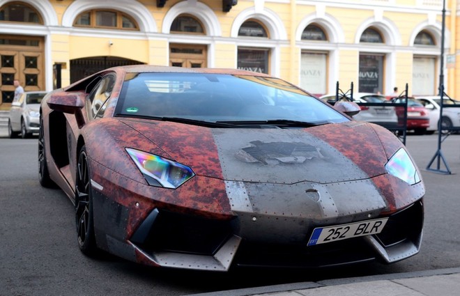 'Phù phép' siêu xe Aventador thành thiết giáp - ảnh 2