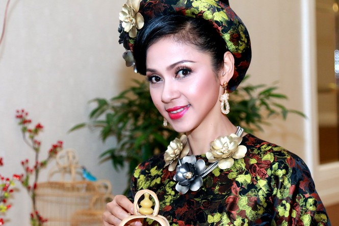 Cận cảnh nhan sắc “vượt thời gian” của diễn viên Việt Trinh - ảnh 1