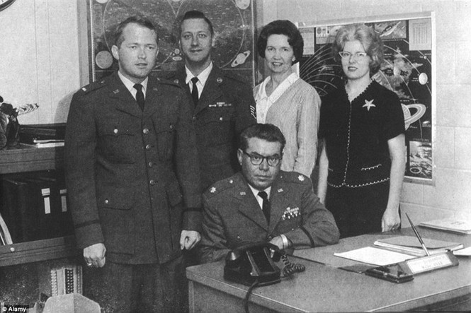 Hé lộ dự án “Sách xanh” bí mật về UFO của Mỹ - ảnh 9