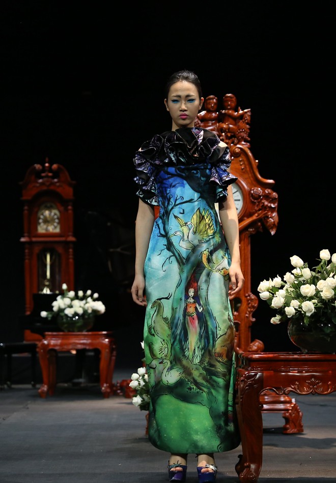 Vietnam Fashion Week Xuân Hè đêm cuối: Thời gian lắng đọng - ảnh 5