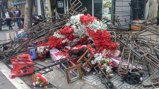 Sốc với hiện trường vụ cháy làm bé gái và bố mẹ tử vong - ảnh 3