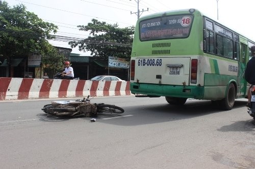 BẢN TIN ATGT: Xe 7 chỗ tông xe đạp điện, 2 người tử vong - ảnh 2