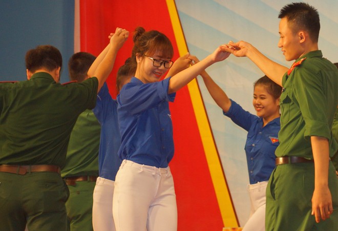 Sôi động hội thi cán bộ Đoàn giỏi - ảnh 4