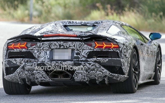 Lamborghini Aventador 2018 lộ diện trên đường thử - ảnh 3