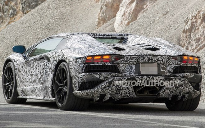 Lamborghini Aventador 2018 lộ diện trên đường thử - ảnh 4