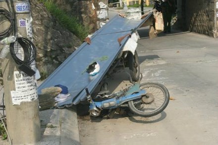 BẢN TIN ATGT: Lái xe thô sơ chở tôn tử vong vì tai nạn giao thông - ảnh 3
