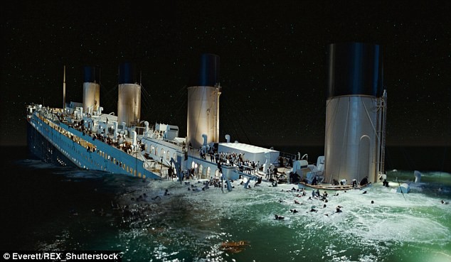 Trung Quốc đóng tàu Titanic “nhái” để hút khách du lịch - ảnh 6