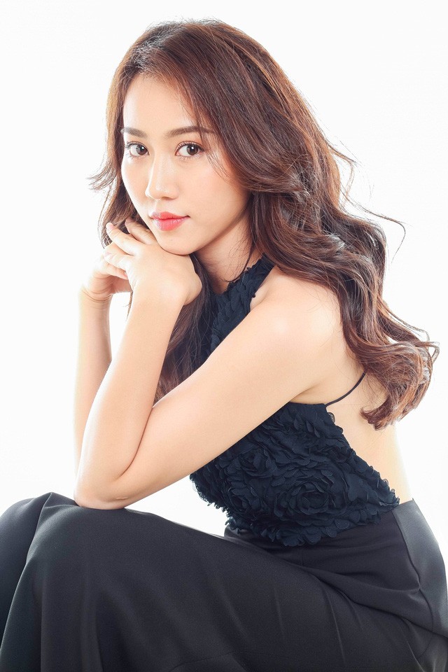 Hot girl Huỳnh Hồng Loan “lột xác” gợi cảm - ảnh 14