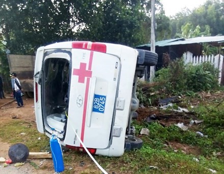 BẢN TIN ATGT: Nữ nhân viên ngân hàng bị xe bồn cán tử vong - ảnh 6
