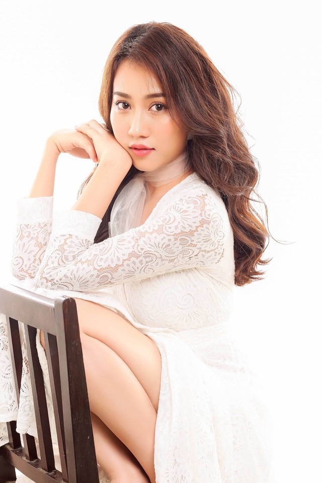 Hot girl Huỳnh Hồng Loan “lột xác” gợi cảm - ảnh 6