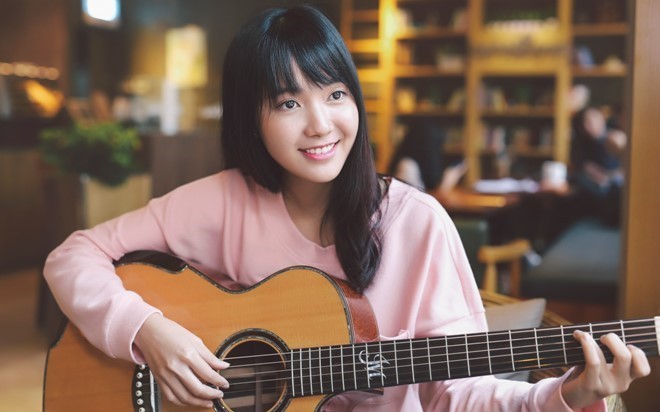 Hoa hậu và Jang Mi dự trao giải Quả bóng vàng VN - ảnh 1