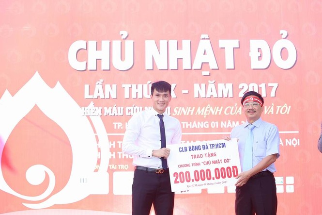 Nghĩa cử đẹp của đội bóng Công Vinh - ảnh 4