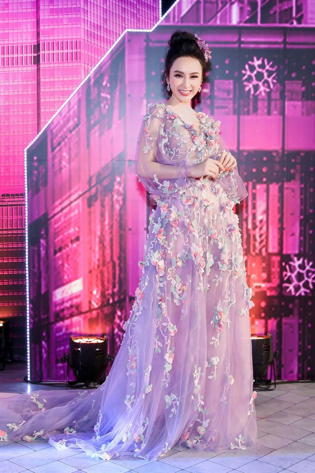 Angela Phương Trinh gây sốc khi cưỡi ngựa đến thảm đỏ - ảnh 8