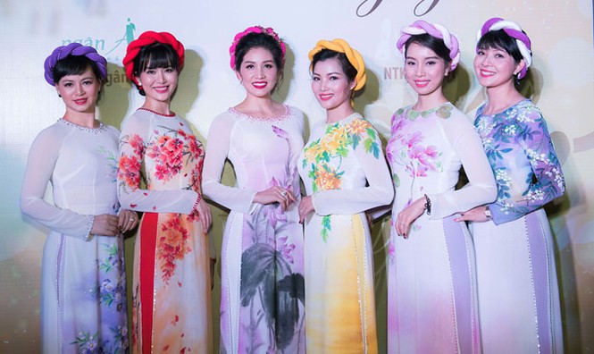 Đêm thời trang hội tụ những người mẫu đời đầu - ảnh 1
