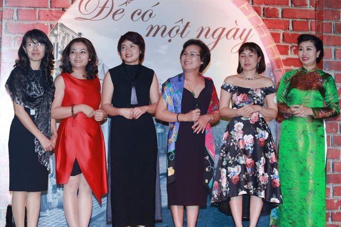 Đêm thời trang hội tụ những người mẫu đời đầu - ảnh 11