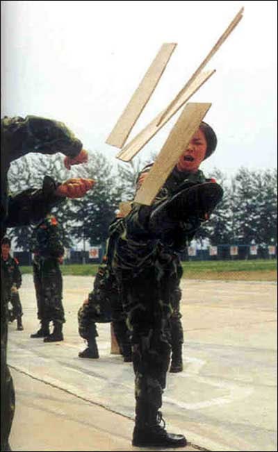 Những nữ cao thủ của lực lượng cảnh sát đặc biệt Trung Quốc - ảnh 5