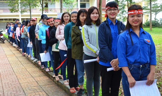 Gần 500 sinh viên Trường CĐSP Đắk Lắk đi hiến máu - ảnh 1