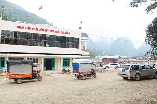 Cửa khẩu Trà Lĩnh: 'Áo mới' đón Xuân - ảnh 1