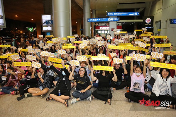 YoonA (SNSD) không khiến fan Việt thất vọng khi chờ đến nửa đêm - ảnh 1