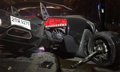 Siêu xe Lamborghini của đại gia Thái Lan nát bấy sau tai nạn - ảnh 1