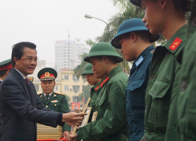 3.500 thanh niên Hà Nội lên đường nhập ngũ - ảnh 5