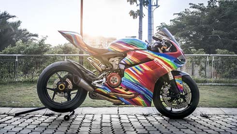 Ducati 899 Panigale 'độ' cầu vồng 7 sắc tại Việt Nam - ảnh 2