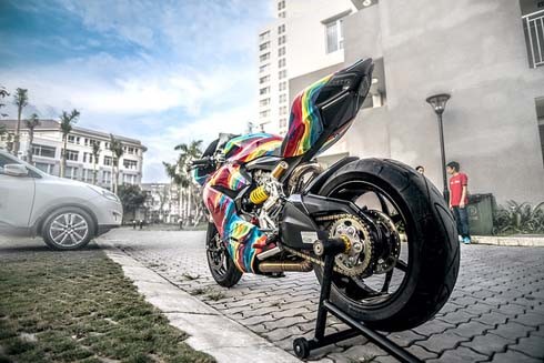 Ducati 899 Panigale 'độ' cầu vồng 7 sắc tại Việt Nam - ảnh 7