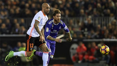 Real thua Valencia, cuộc đua Liga lại rộng mở cho Barca - ảnh 1