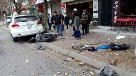 BẢN TIN ATGT: Hai ô tô đâm nhau trực diện, 10 người thương vong - ảnh 3