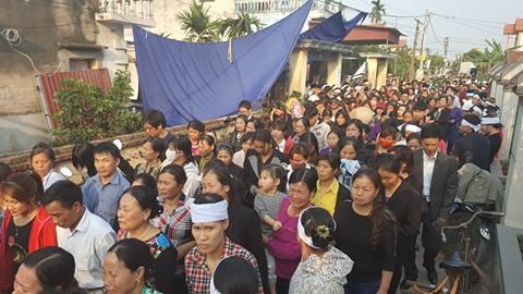 Quê nhà đón bé bị sát hại ở Nhật ngập nước mắt - ảnh 11
