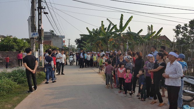Quê nhà đón bé bị sát hại ở Nhật ngập nước mắt - ảnh 1