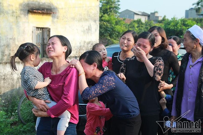 Quê nhà đón bé bị sát hại ở Nhật ngập nước mắt - ảnh 4