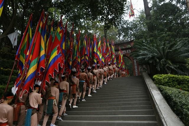 Chủ tịch nước dâng hương tưởng nhớ các Vua Hùng - ảnh 10