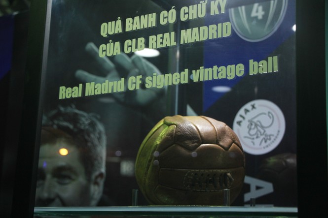 Nhìn gần 'bảo vật' của Champions League tại Sài Gòn - ảnh 7