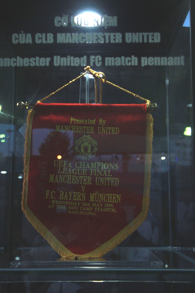 Nhìn gần 'bảo vật' của Champions League tại Sài Gòn - ảnh 11